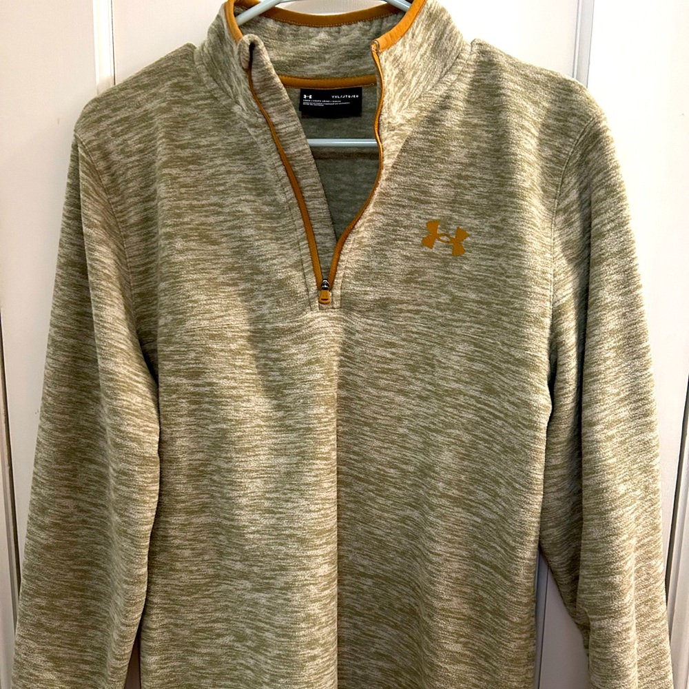 Under Armour Boys XL fleece pullover